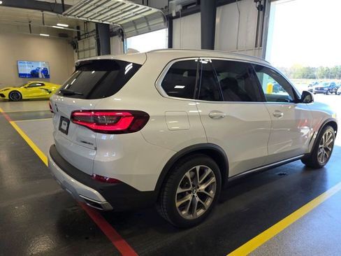 Used 2021 BMW X5 sDrive40i w/ Executive Package image 4