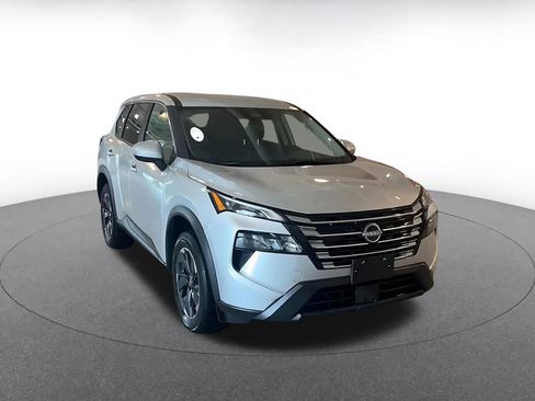 Used 2025 Nissan Rogue SV FWD image 3