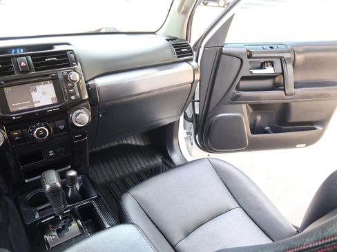 Used 2017 Toyota 4Runner TRD Off-Road Premium AWD/4WD image 35