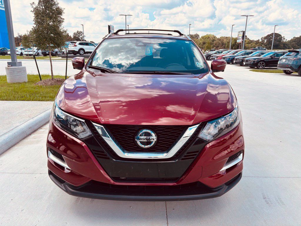 Used 2021 Nissan Rogue Sport SL FWD image 2