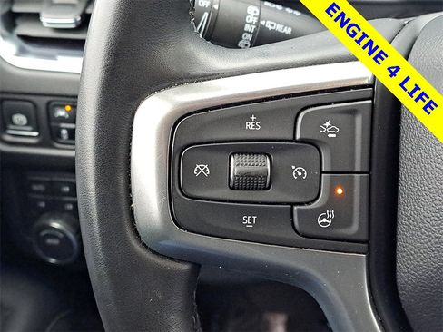 Used 2024 Chevrolet Suburban Premier image 11