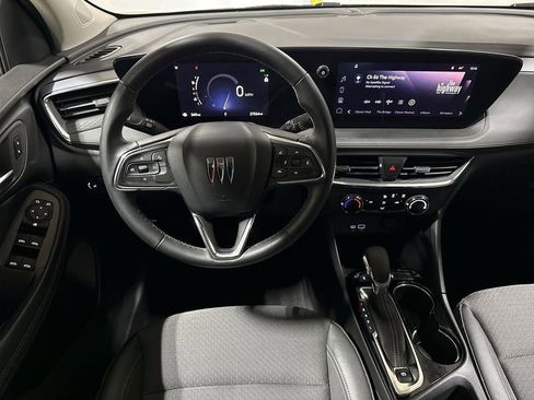 Used 2025 Buick Encore GX Preferred AWD/4WD image 11