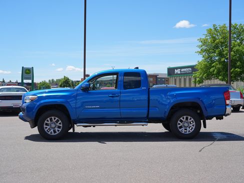 Used 2016 Toyota Tacoma SR5 w/ SR5 Appearance Package (SN) AWD/4WD image 6