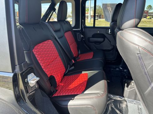 Used 2023 Jeep Wrangler Sport S image 27