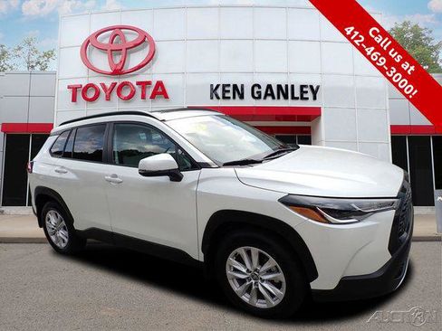 Certified 2023 Toyota Corolla Cross LE w/ Moonroof Package AWD/4WD image 1