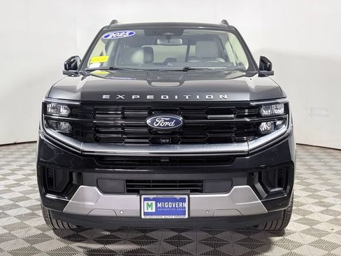 Used 2025 Ford Expedition Max Platinum w/ Driver's Package AWD/4WD image 10