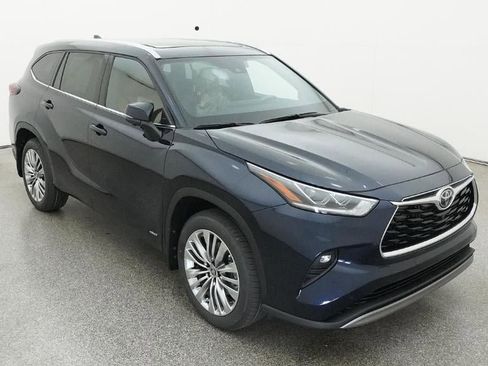New 2026 Toyota Highlander Platinum image 13