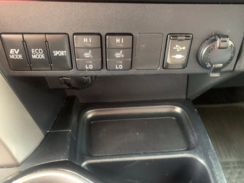 Used 2018 Toyota RAV4 Limited w/ Advanced Technology Package AWD/4WD image 25