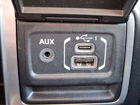 Used 2023 Jeep Wrangler Sport image 23