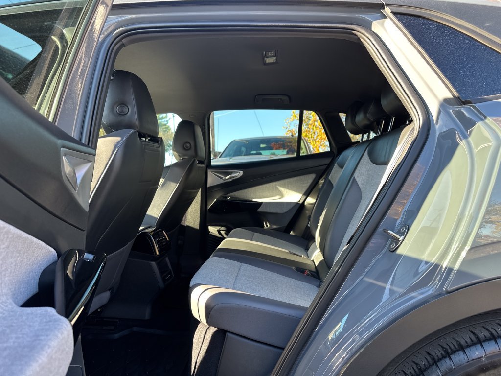 Used 2023 Volkswagen ID.4 Pro RWD image 20