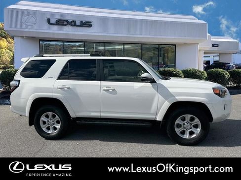 Used 2024 Toyota 4Runner SR5 Premium w/ Moonroof Package AWD/4WD image 6