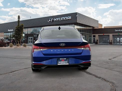 Certified 2023 Hyundai Elantra SE image 4