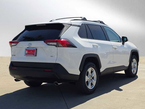 Certified 2021 Toyota RAV4 XLE w/ Convenience Package FWD image 3