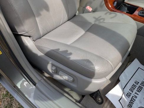 Used 2005 Toyota Camry V6 image 38