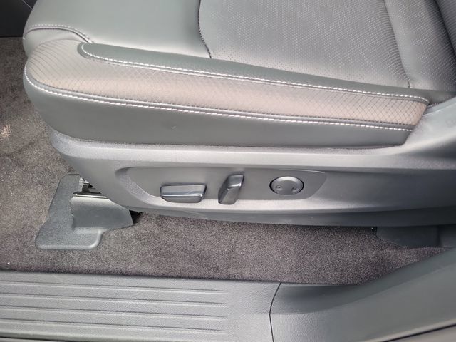 New 2026 Nissan Pathfinder SL FWD image 17