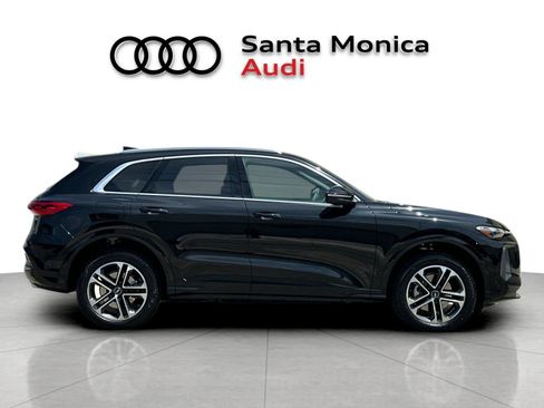 Used 2025 Audi Q5 Premium AWD/4WD image 8