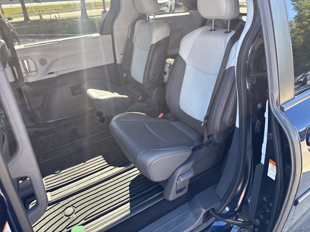 Certified 2021 Toyota Sienna XSE w/ XSE Plus Package AWD/4WD image 14