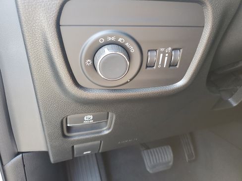 Used 2024 Jeep Grand Cherokee L Altitude RWD image 23