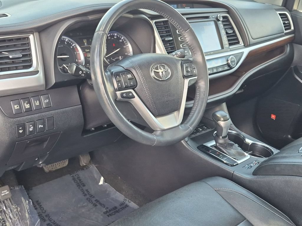 Used 2016 Toyota Highlander Limited Platinum AWD/4WD image 14