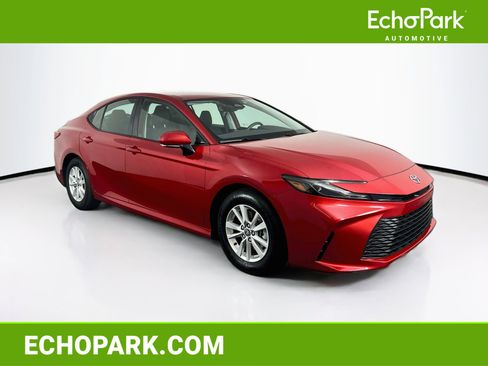 Used 2025 Toyota Camry LE w/ Convenience Package FWD image 1