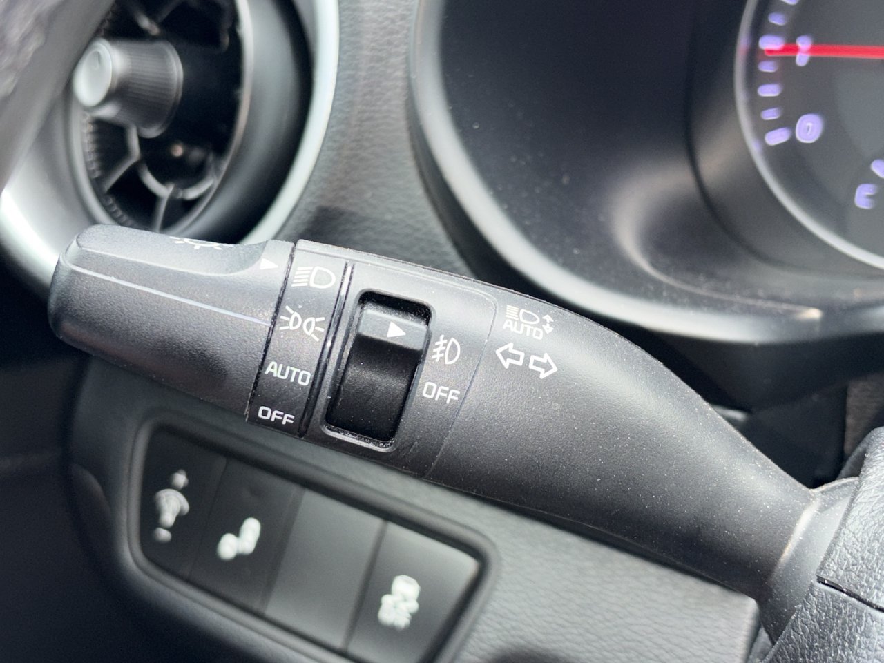 Used 2024 Kia Forte GT-Line FWD image 11