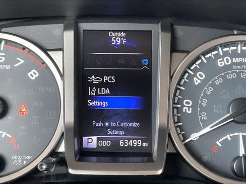 Used 2019 Toyota Tacoma SR5 AWD/4WD image 11