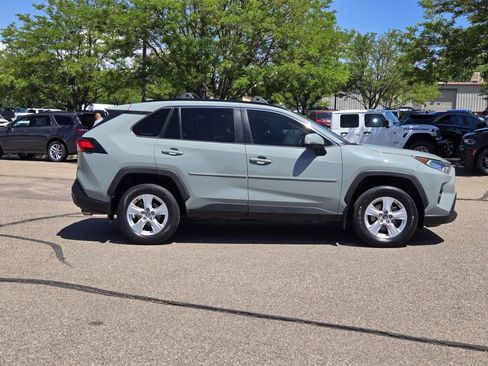 Used 2021 Toyota RAV4 XLE w/ Convenience Package AWD/4WD image 2