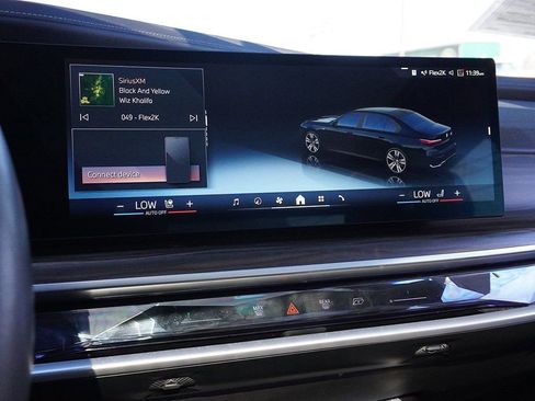 Used 2023 BMW 760i xDrive AWD/4WD image 42