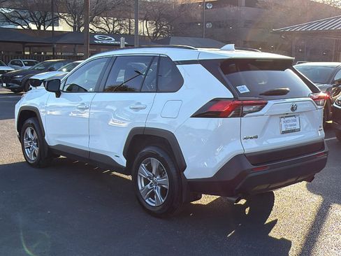 Used 2022 Toyota RAV4 LE image 6