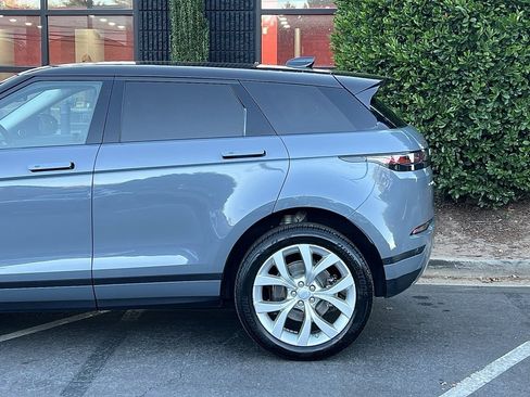 Used 2021 Land Rover Range Rover Evoque S image 11