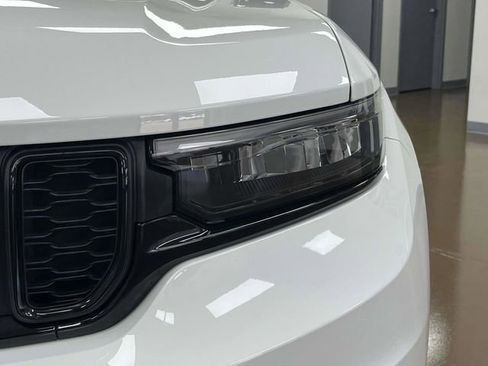 Used 2024 Jeep Grand Cherokee L Laredo AWD/4WD image 11