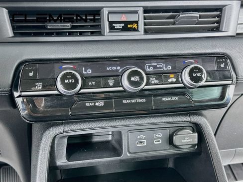 Used 2025 Honda Pilot EX-L image 22