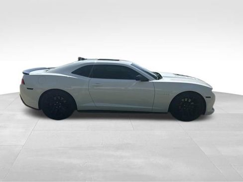 Used 2015 Chevrolet Camaro SS w/ SS Performance Package RWD image 2