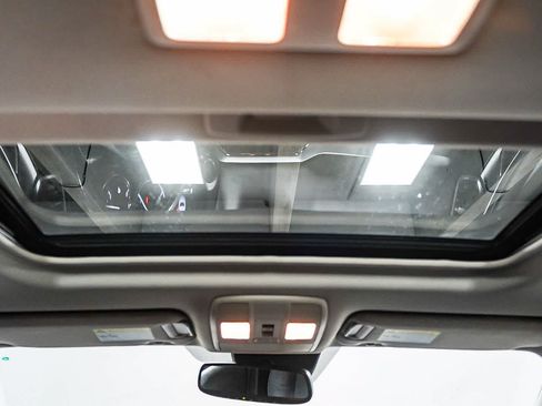 Used 2018 MAZDA CX-9 Touring w/ Touring Premium Package FWD image 18