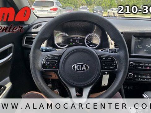 Used 2019 Kia Niro FE FWD image 31
