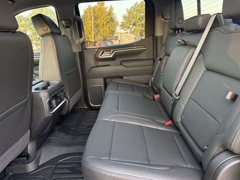 New 2026 GMC Sierra 1500 SLT AWD/4WD image 6