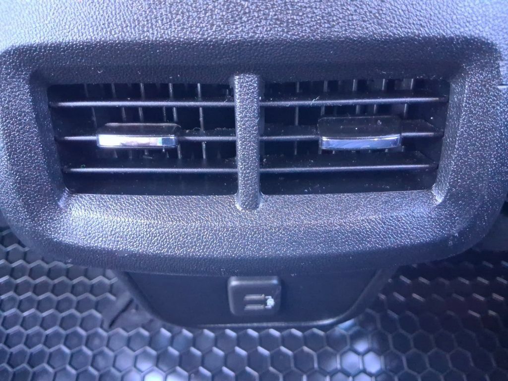Used 2020 Chevrolet Equinox LT AWD/4WD image 26
