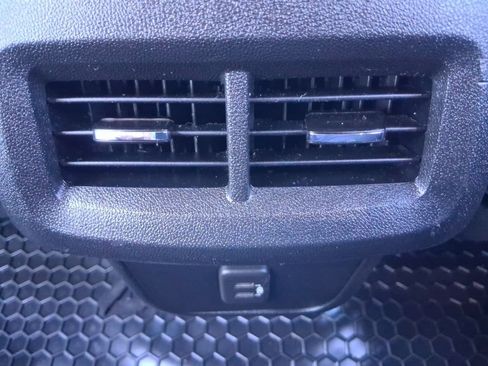 Used 2020 Chevrolet Equinox LT AWD/4WD image 26