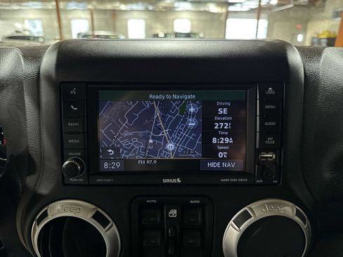 Used 2018 Jeep Wrangler Unlimited Sahara image 20