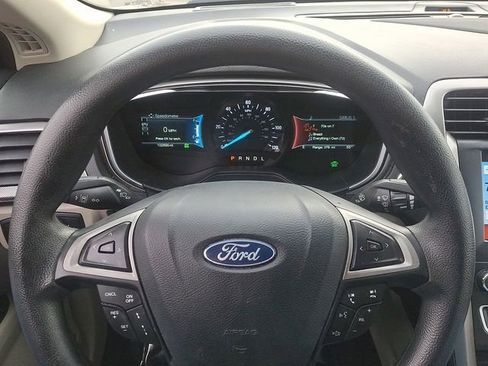 Used 2019 Ford Fusion SE image 21