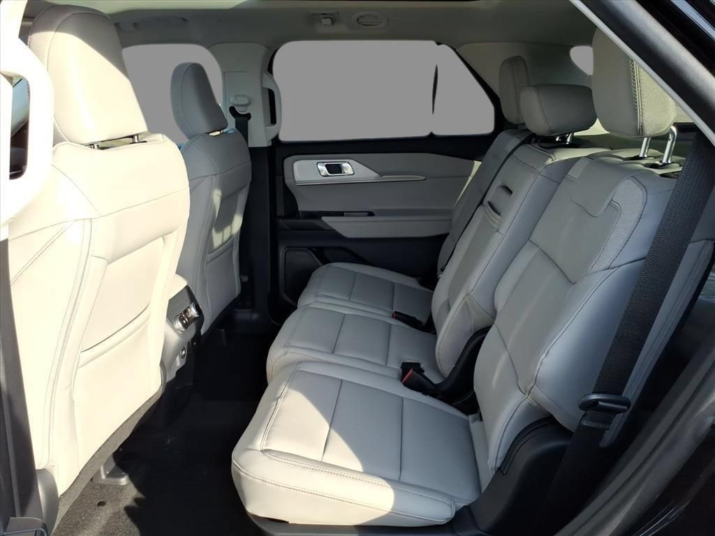 New 2026 Ford Explorer Active w/ Active Comfort Package AWD/4WD image 5
