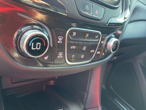 Used 2024 Chevrolet Equinox Premier w/ Redline Edition FWD image 19