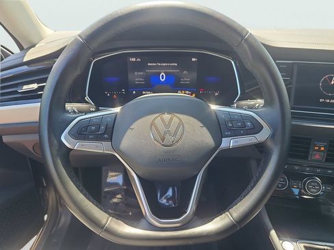 Used 2022 Volkswagen Jetta SE FWD image 25
