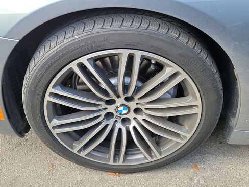 Used 2019 BMW 530i w/ M Sport Package RWD image 4