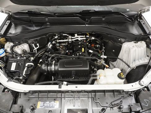 Used 2022 Ford Explorer XLT w/ Class IV Trailer Tow Package image 9