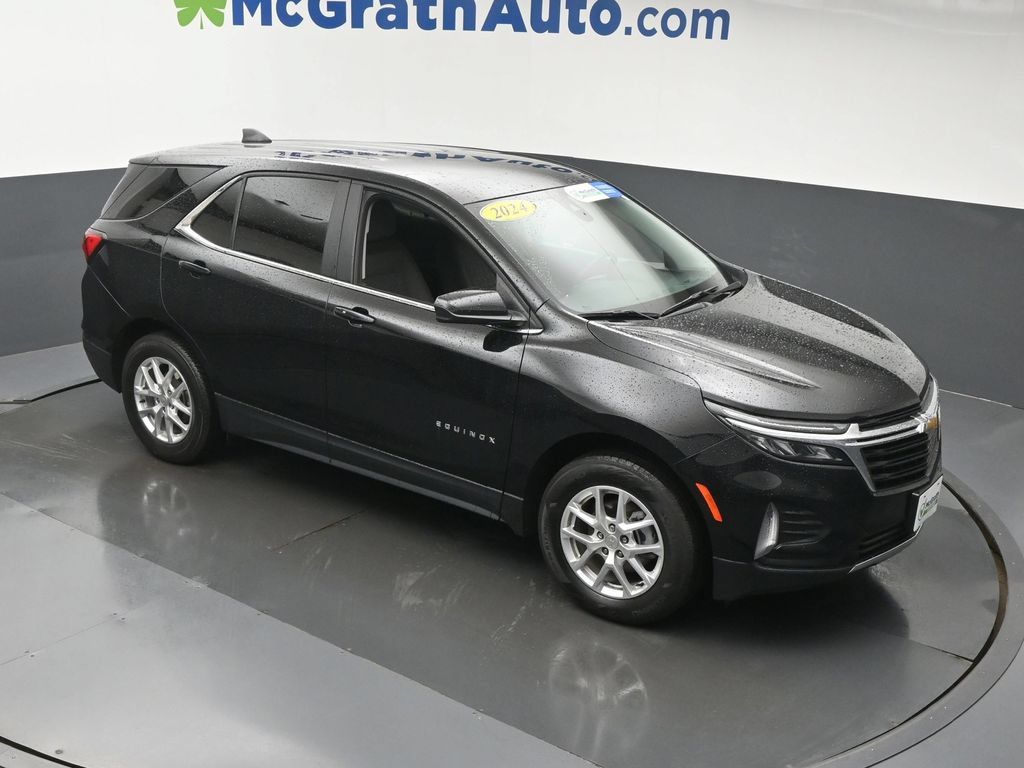 Used 2024 Chevrolet Equinox LT AWD/4WD image 3
