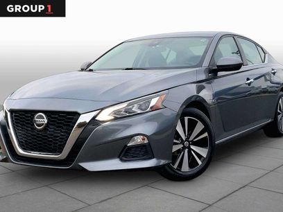 Used 2022 Nissan Altima 2.5 SV