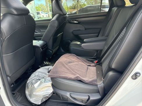 Used 2025 Toyota Highlander XSE image 5