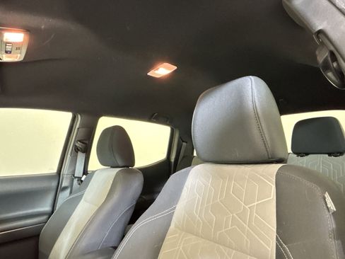 Used 2023 Toyota Tacoma TRD Off-Road image 21