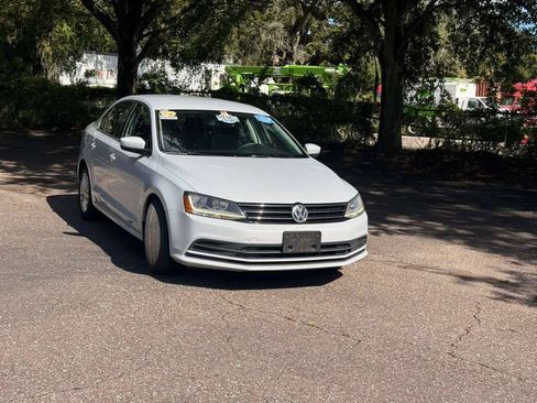 Used 2017 Volkswagen Jetta S FWD image 3